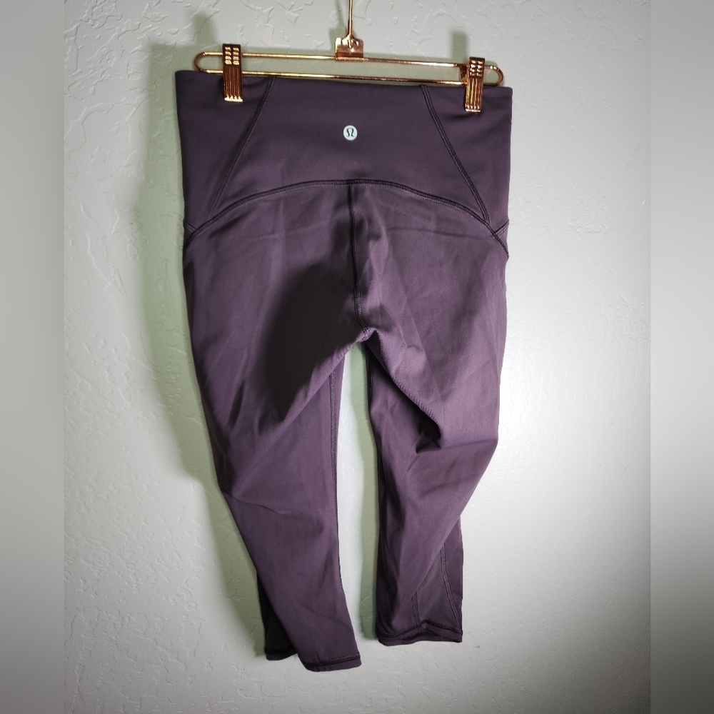 Lululemon Train Times Cropped Leggings In Black‎ Currant Size 6 - Picture 3 of 10